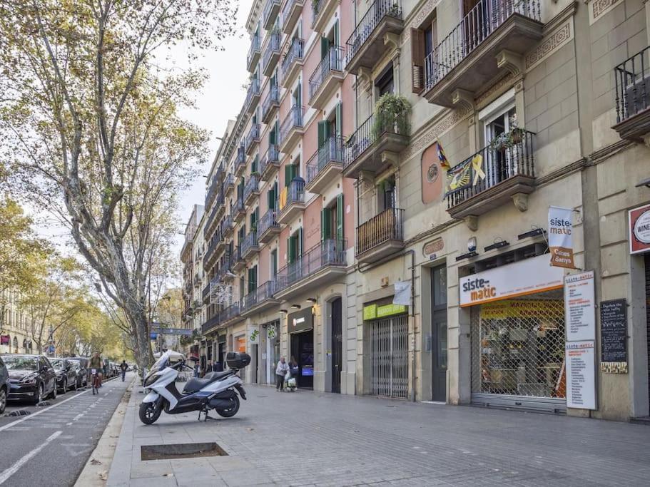 ¡Apartamento En El Centro De Barcelona! エクステリア 写真